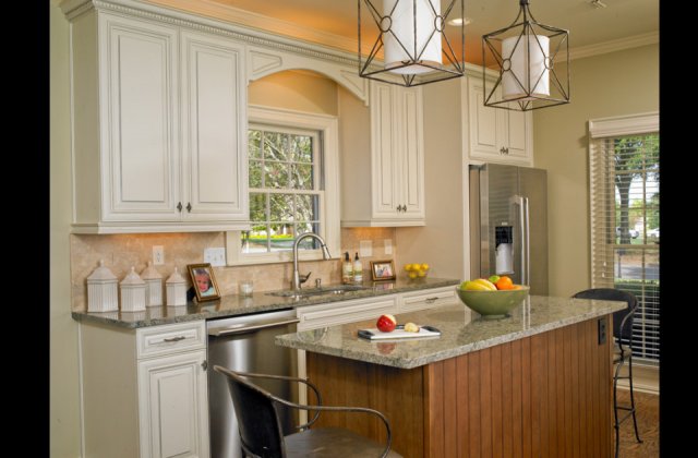 Bishop Cabinets - Traditional