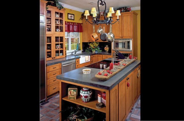 Bishop Cabinets - Traditional