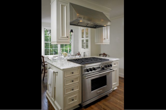 Bishop Cabinets - Traditional